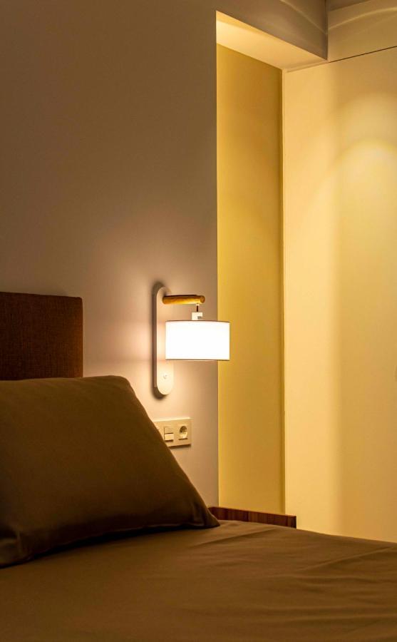 Apartamentos 1 Abril مالقة المظهر الخارجي الصورة