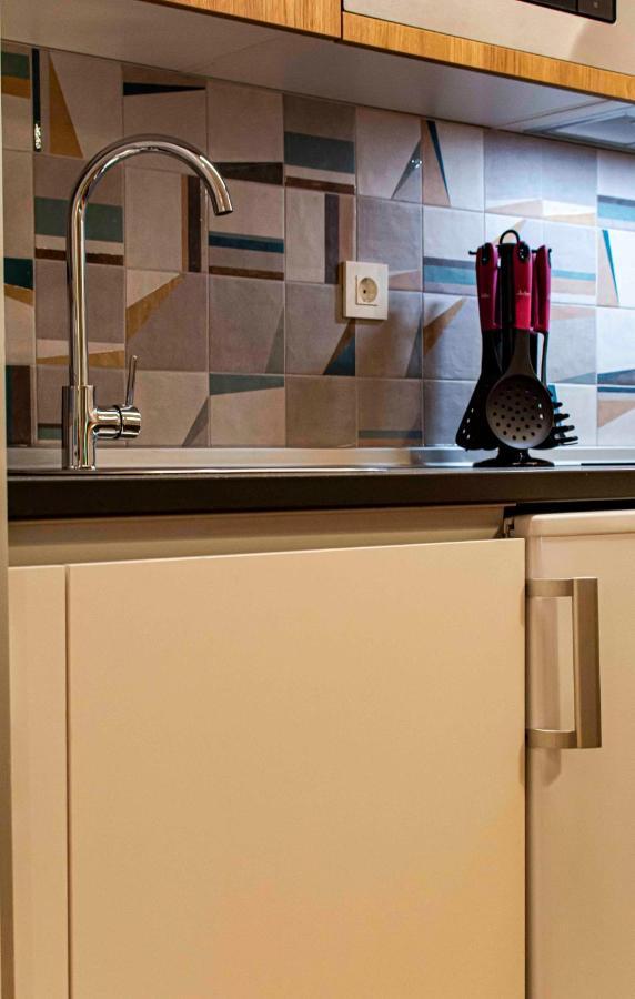 Apartamentos 1 Abril مالقة المظهر الخارجي الصورة