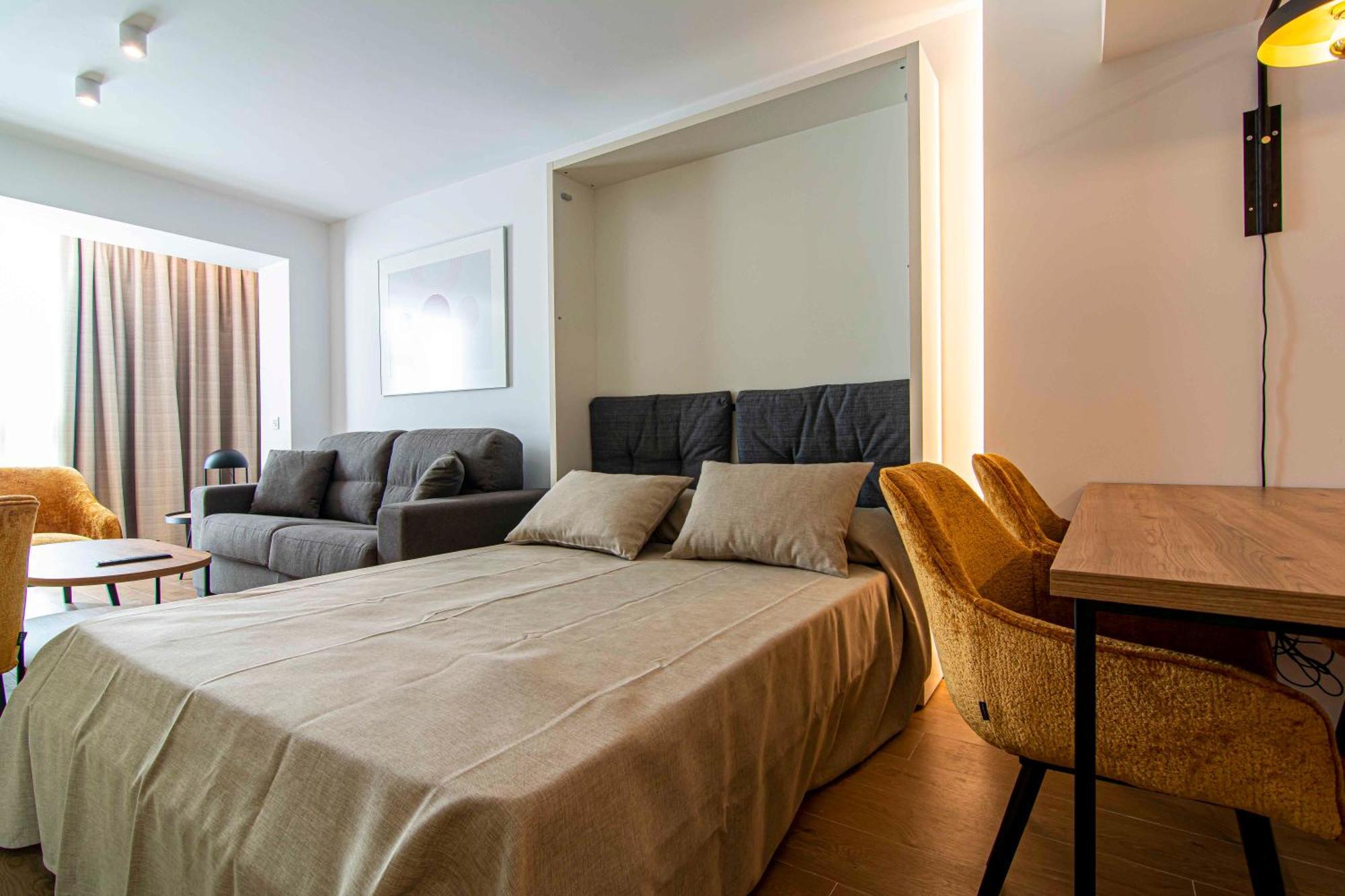 Apartamentos 1 Abril مالقة المظهر الخارجي الصورة